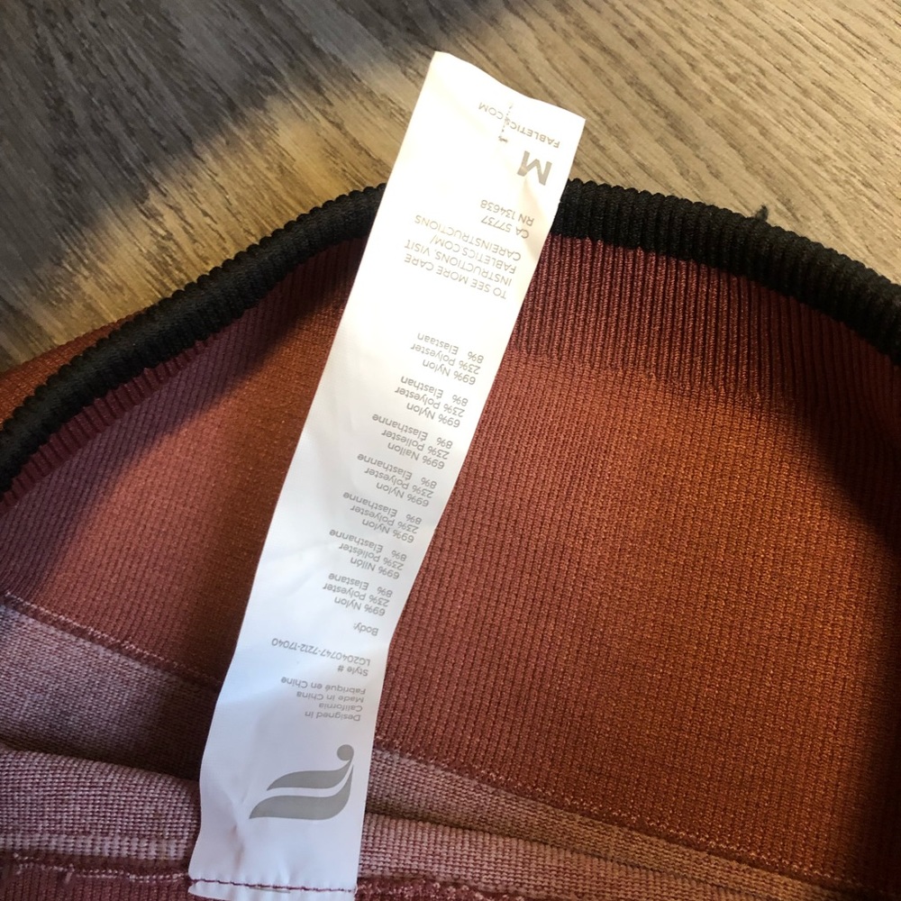 Fabletics High Waisted Seamless Colorblock Leggin… - image 4